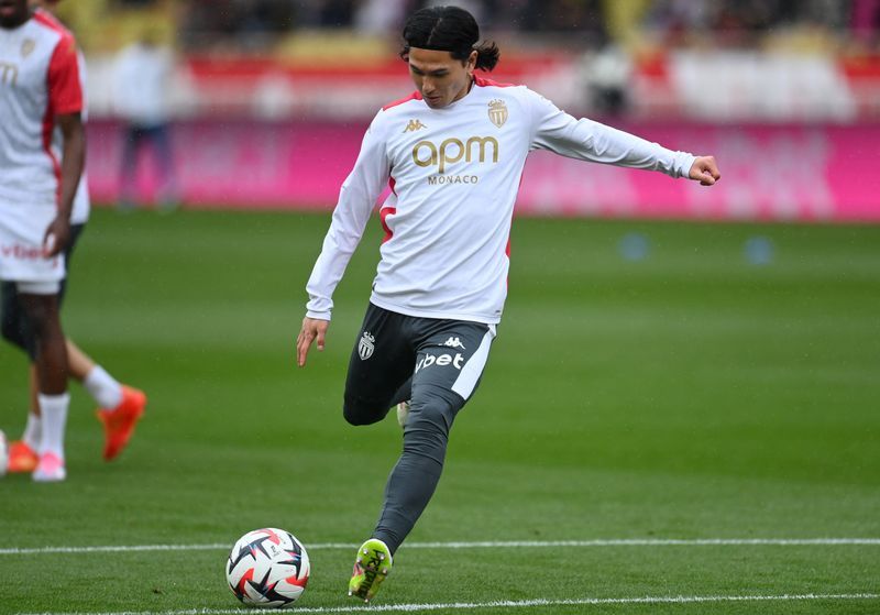 Soccer-Japan's Minamino ruptures ACL, World Cup campaign in doubt