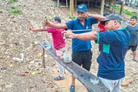 Slingshot game revives childhood – and community spirit