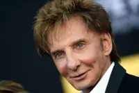 Singer Barry Manilow reveals lung cancer diagnosis