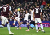 Soccer-Villa's Christmas charge: Can Emery's men crash the Arsenal-City party?