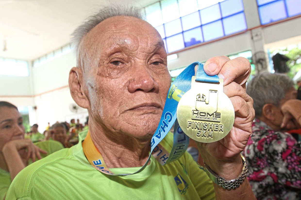 Kang, 82, is happy to have completed the challenge without needing assistance.