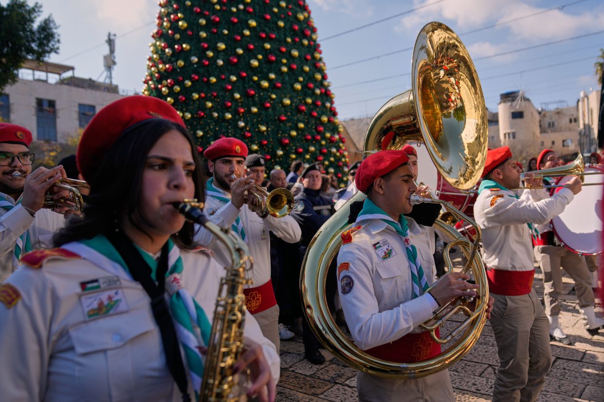 Thousands gather in Bethlehem as Christmas spirit returns after 2 years of Gaza war