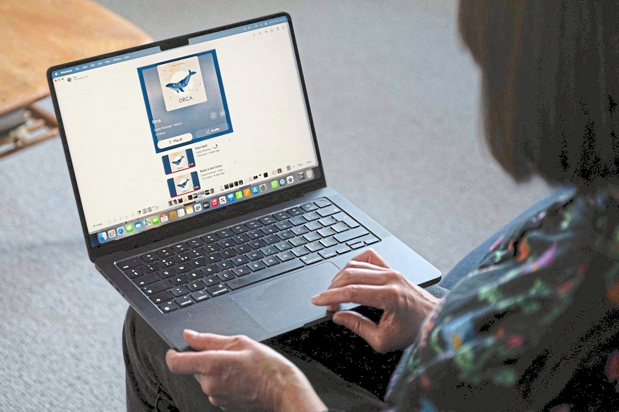 AI fakes flooding playlists