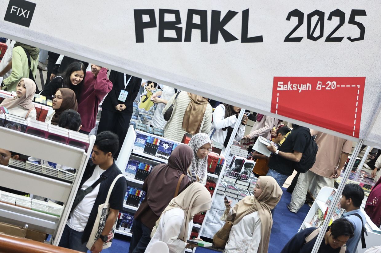 Visitors hunting for books at the Kuala Lumpur International Book Fair (PBAKL) 2025 at the World Trade Centre KL during the school holidays in late May. Photo: The Star/Azman Ghani 