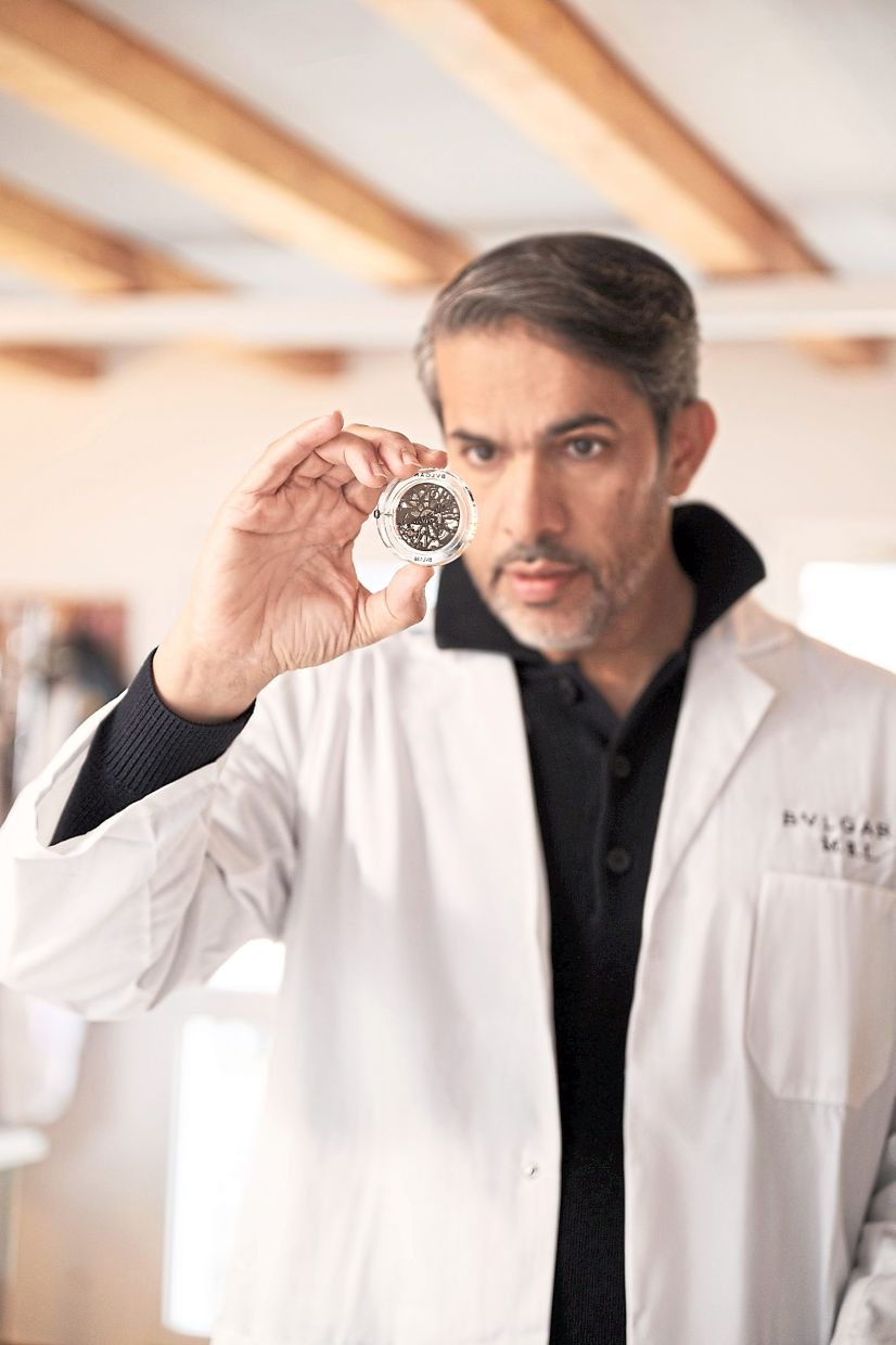 Emirati artist Mattar Lahej’s calligraphic artistry is brought to life on Bvlgari’s iconic Octo Finissimo.