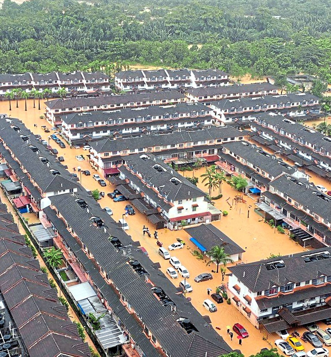 Waste management firm prepares for flood season