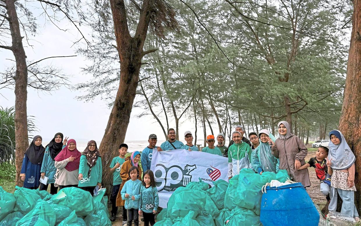 Mountain of waste: Volunteers collected 166kg of waste at Pantai Kekabu in just two hours. — Photo courtesy of Geng Plastik Ija’s Facebook page