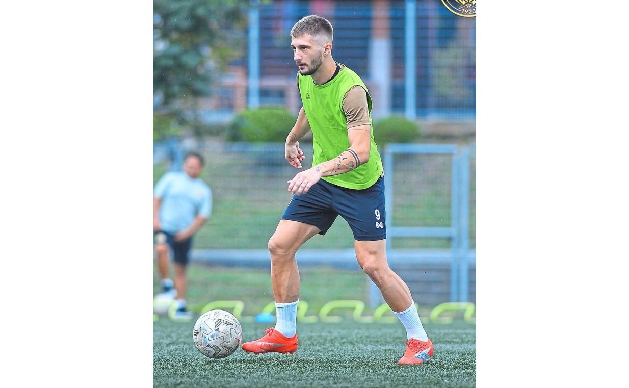 Wanted man Motika stays loyal to Negri