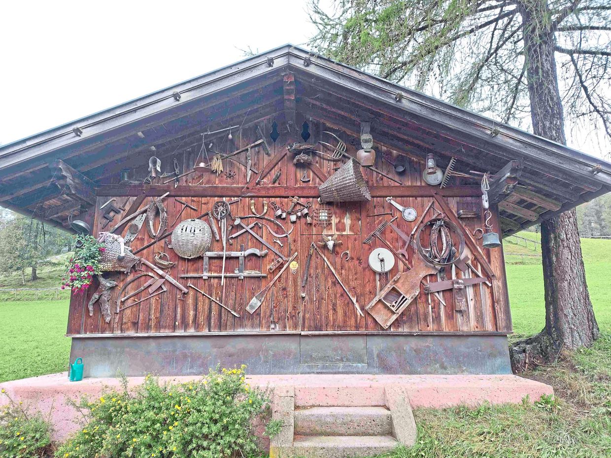 Old farm tools decorated the wall of this barn.