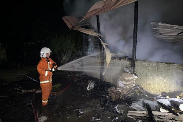 thestar.com.my - MUGUNTAN VANAR - Man hurt in escape from burning house