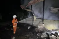 Man hurt in escape from burning house