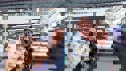 Malaysian woman exemplifies kindness by helping foreign family