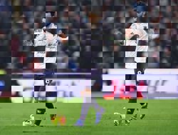 Soccer-Captain Fernandes cannot wait to return from injury, Amorim says