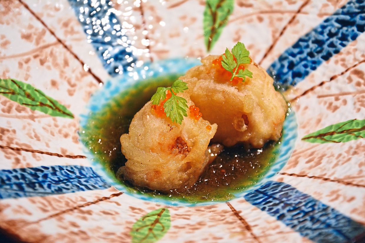 Ebi Renkon Hasamiage (prawn and lotus root fritter).