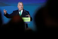 Moody's cuts Budapest's rating to junk due to row with national government