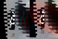 Social media users says app glitch has them seeing the same videos again and again