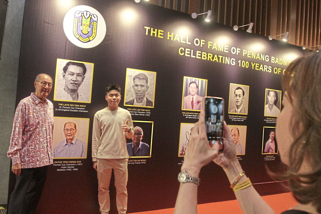 Thomas Cup winner Datuk Yew Cheng Hoe (left) posing for a photo during the Penang Badminton Association’s centenary celebration in Penang.