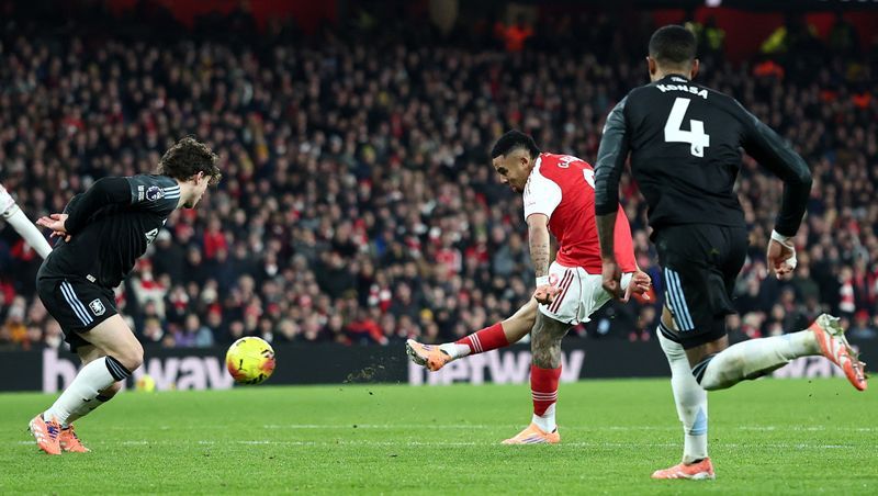 Soccer-Arteta praises return of goalscoring Gabriels