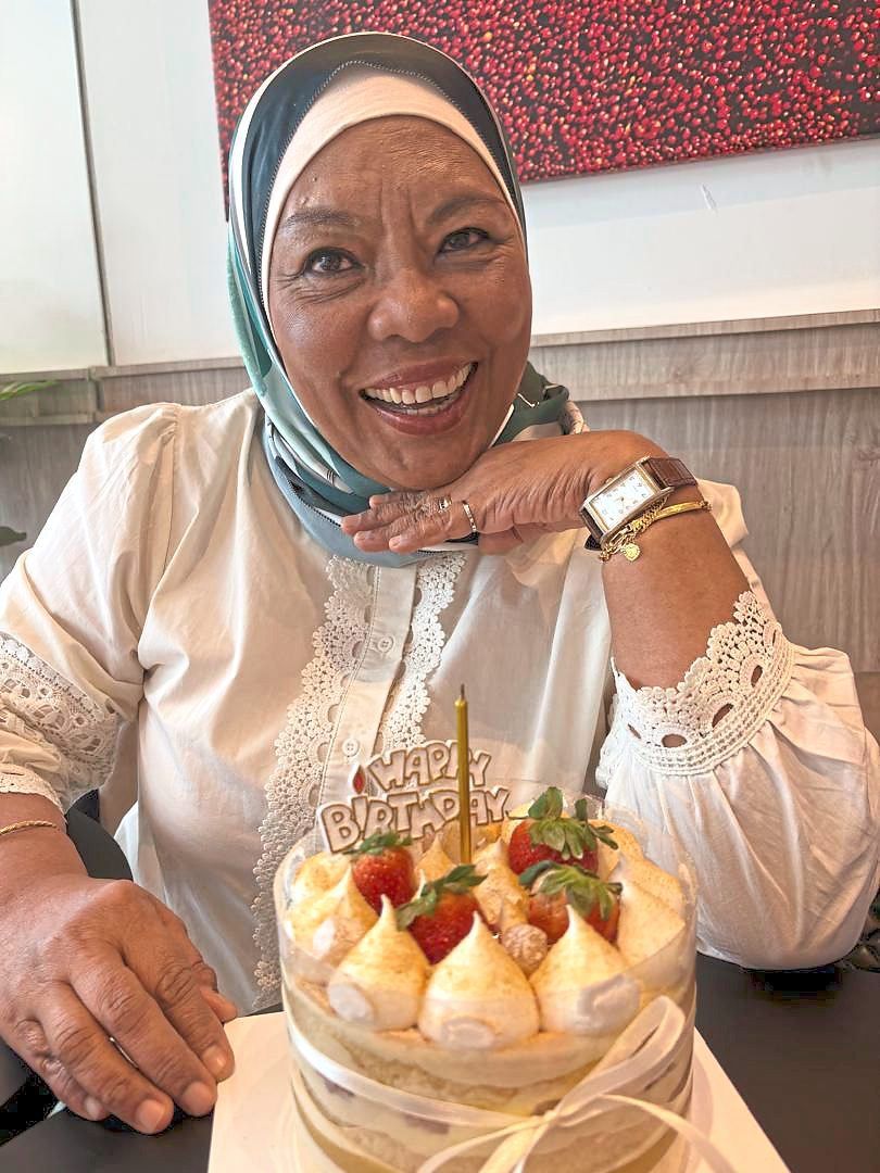 ‘We’re comfortable in our own skin, and we don’t give a cat’s whiskers about how others see us,’ says Hanim. — HANIM MOHD