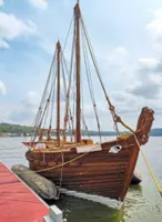 Voyage linking past with present