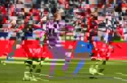 Soccer-Goalkeeper Zidane fast becoming Algeria favourite