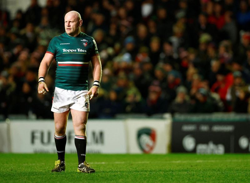 Rugby-Cole leaves boyhood club Leicester after 18 years