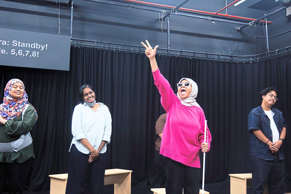 Teater Untuk Semua’s 'Siapa Cacat?' show gave audiences a cheeky, moving, and revealing glimpse into the lives of people with disabilities, challenging the assumptions that too often define them. Photo: Transhallow