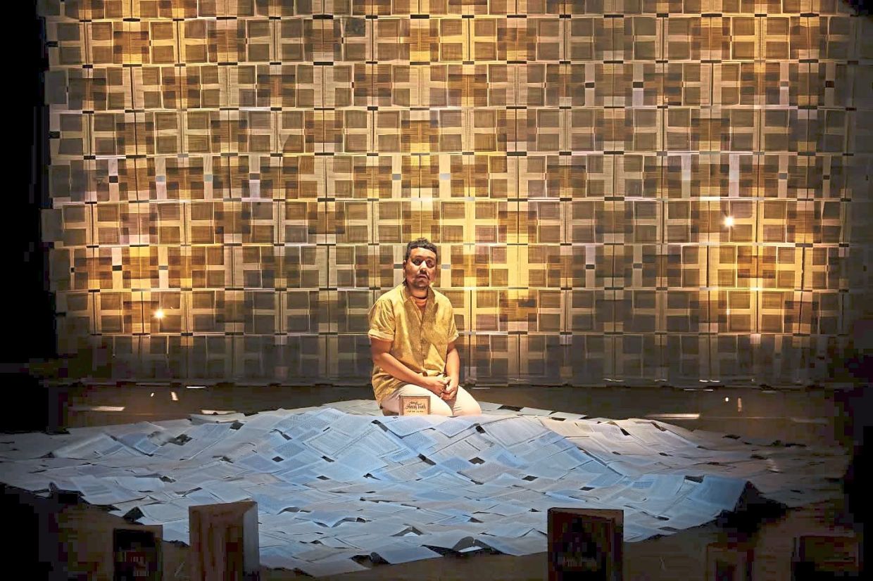 Actor Faiq brought Hang Tuah, Malaysia’s legendary hero, to life as both familiar and intriguingly complex, while video, lighting and music converged around him to heighten every turn of the story. Photo: Five Arts Centre