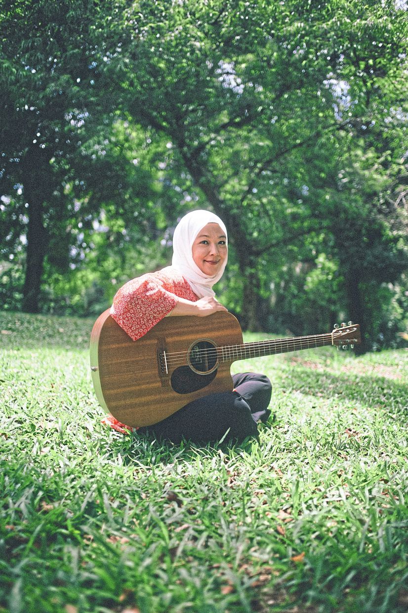 Liyana Fizi, a familiar presence across arts and folk-driven spaces in recent years, takes the KLPac stage on Jan 11. Photo: Nadia Mahfix 
