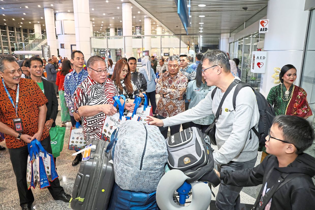 A dazzling welcome to all