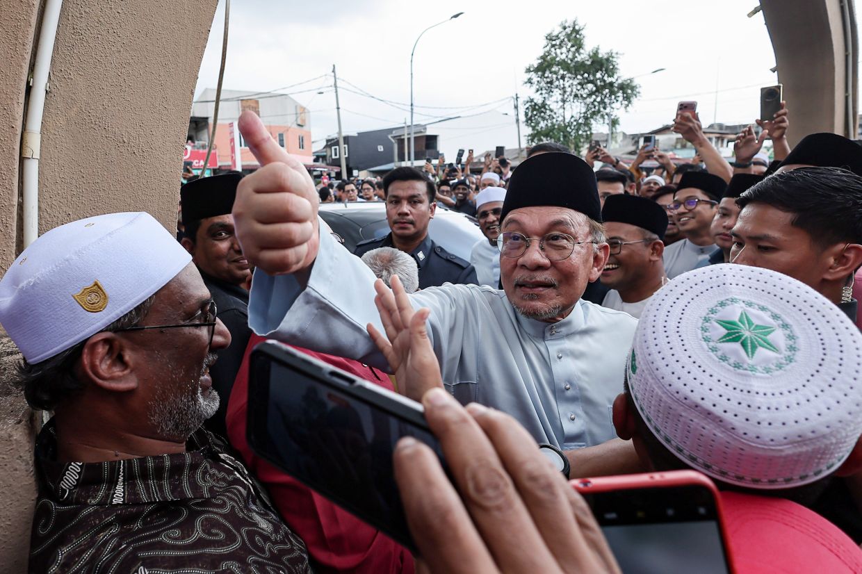Unity government unfazed by PAS-Bersatu issues, says Anwar