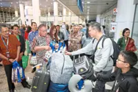 A dazzling welcome to all