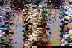 Nearly 170,000 Cambodian evacuees return home