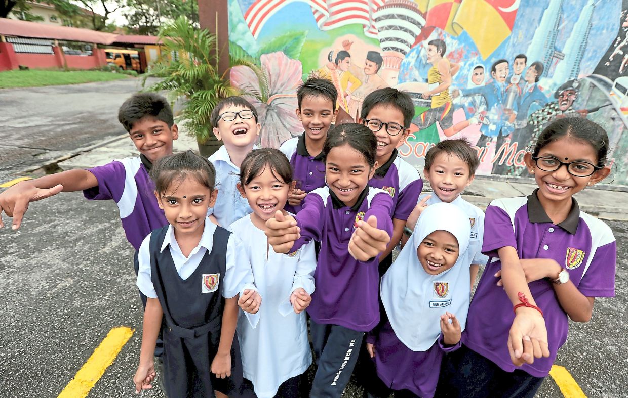 Standard school uniforms and guidelines