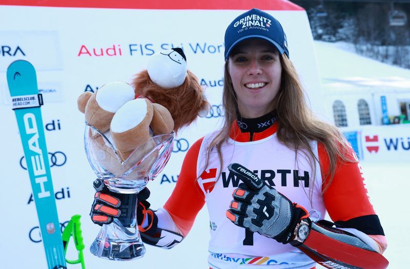 Alpine skiing-Switzerland's Rast takes her first World Cup giant slalom win
