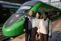 Lao travellers hop on China-Laos Railway for refreshing New Year journeys