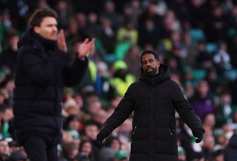 Soccer-Celtic fans turn on manager and board after Old Firm humbling