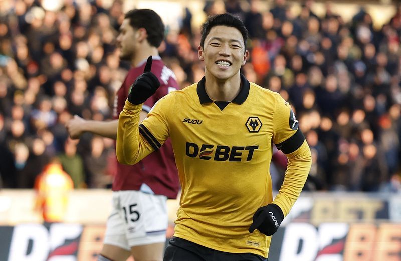 Soccer-Victory at last for Wolves as they crush West Ham