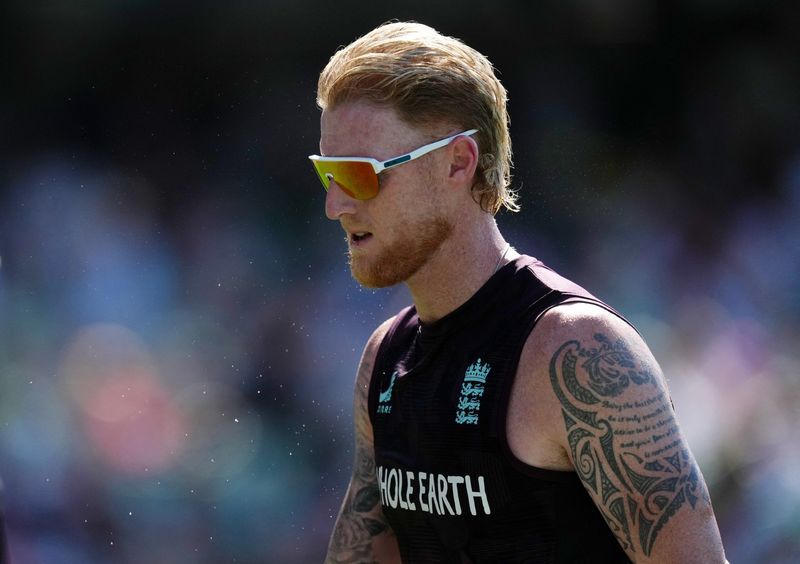 Cricket-England win toss, elect to bat in fifth Ashes test