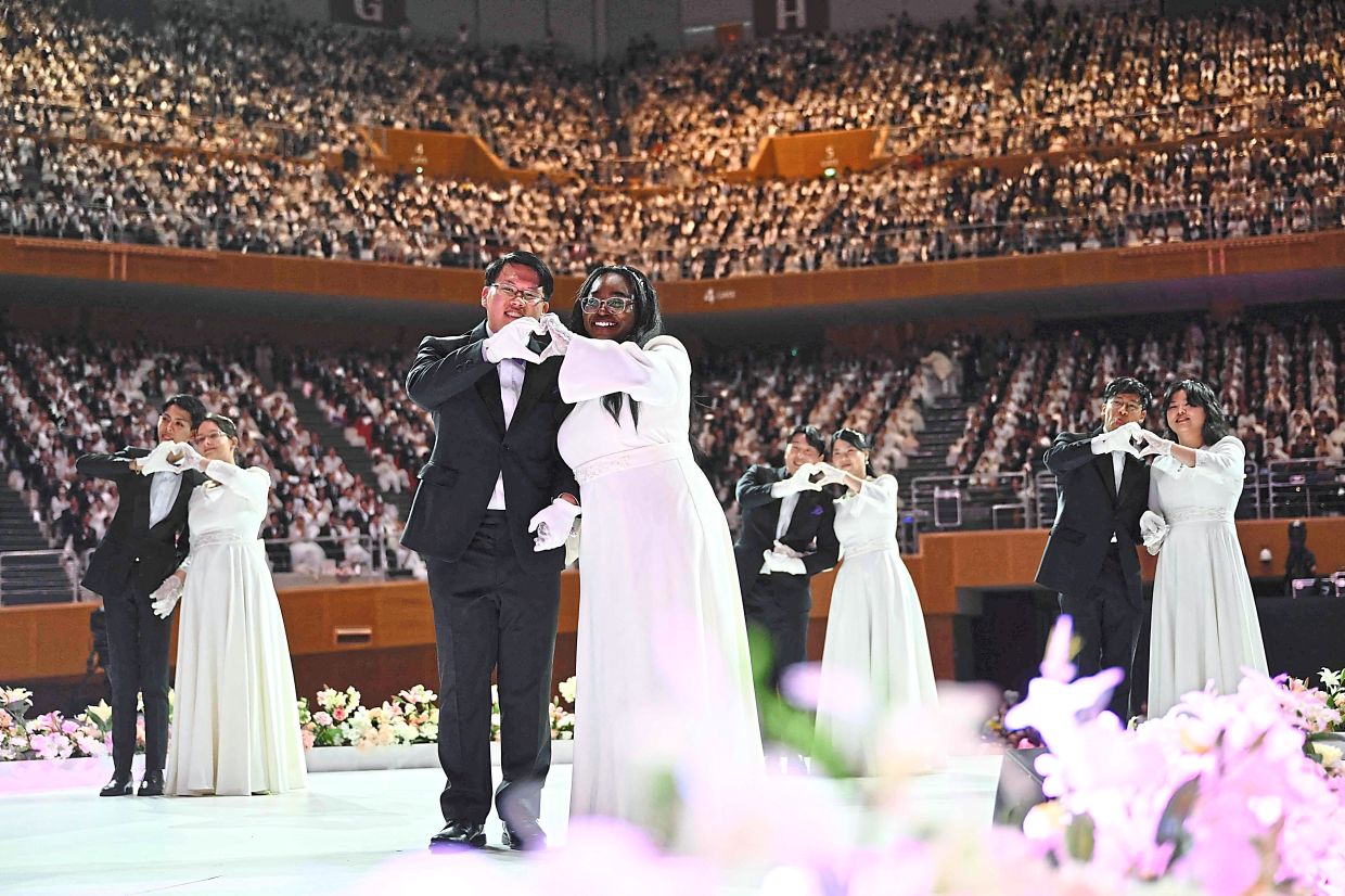 Young South Koreans warming to marriage again, survey shows