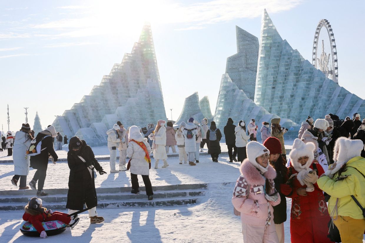 People visit the annual Ice and Snow Festival in Harbin, Heilongjiang Province, China,on Sunday,January 4, 2026.Photo: REUTERS/Go Nakamura