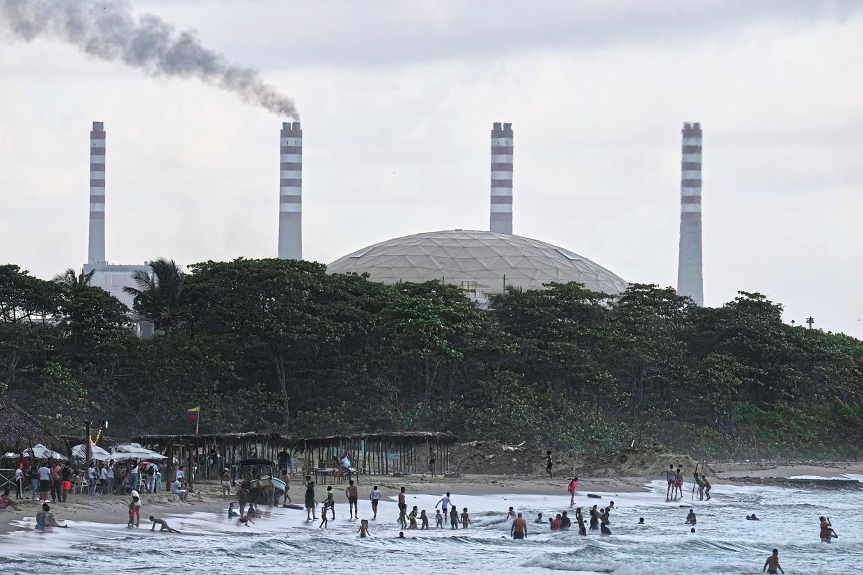 Trump: US companies to invest in Venezuela