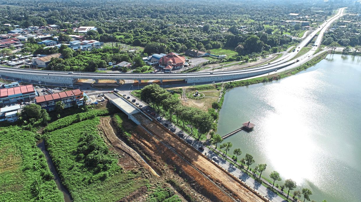 Part of the Pan Borneo Highway in Sarawak. — Filepic