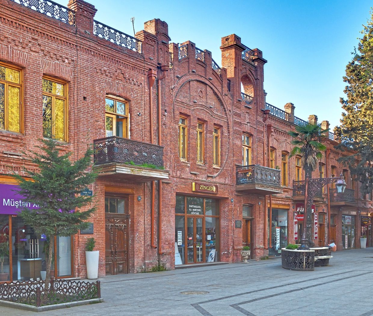 The Javad Khan Street is lined with red brick buildings, showcasing Ganja’s historical architectural style. — Ludvig14/Wikimedia Commons