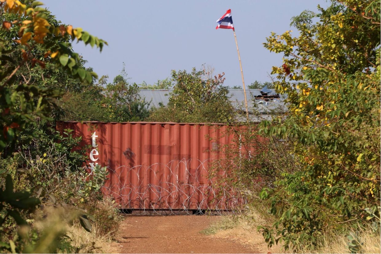 The Thai military continues to erect barbed wire and shipping containers in Cambodian territory, an illegal act under international law. - AKP