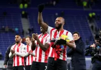 Soccer-Thiago grabs hat-trick as Brentford beat Everton 4-2