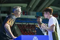 Jun Hao blocks out coaching switch and swap noise to stay on track