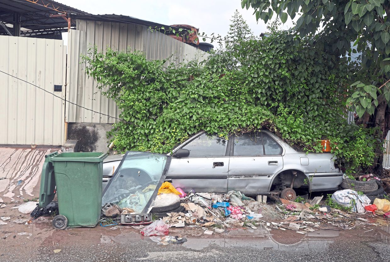 MPAJ seeks to work with landowners to set up temporary depots where derelict vehicles can be stored before disposal.