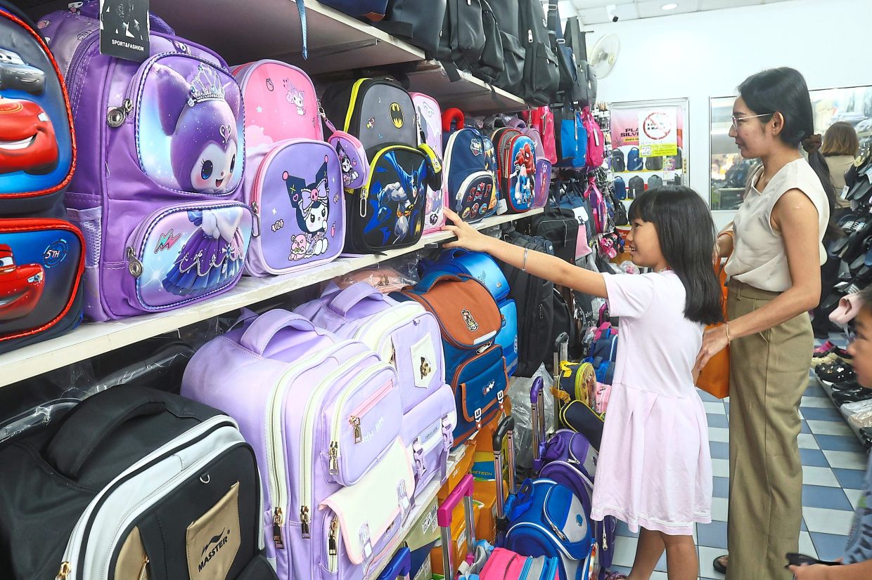 Parents grateful but wish for easier payment of early school aid