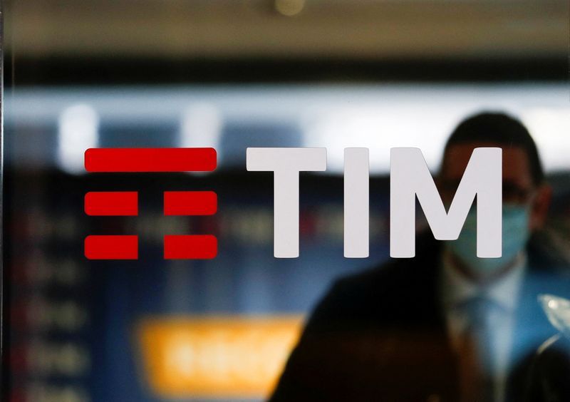 Telecom Italia, Fastweb eye 5G cost savings with Italy's network deal, sources say